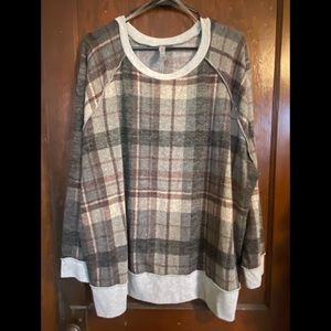 HoneyMe Curvy Plaid Pullover (Plus Size)